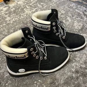 Black & white timberland boots size 6
